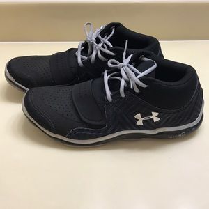 Underarmor black trainers sz 12